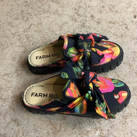 NWOT FARM RIO Floral Canvas Bow Mules Clogs Sneakers Size 6.5 - Picture 2 of 8